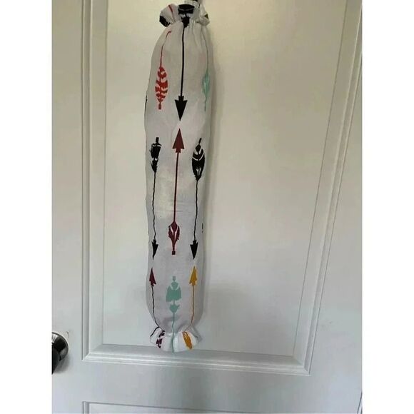 Handmade Plastic Bag Holder- Arrows - Picture 1 of 1